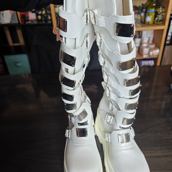 White and Silver Platform Platform Boots Womens Size 40 (8.5) Nwot